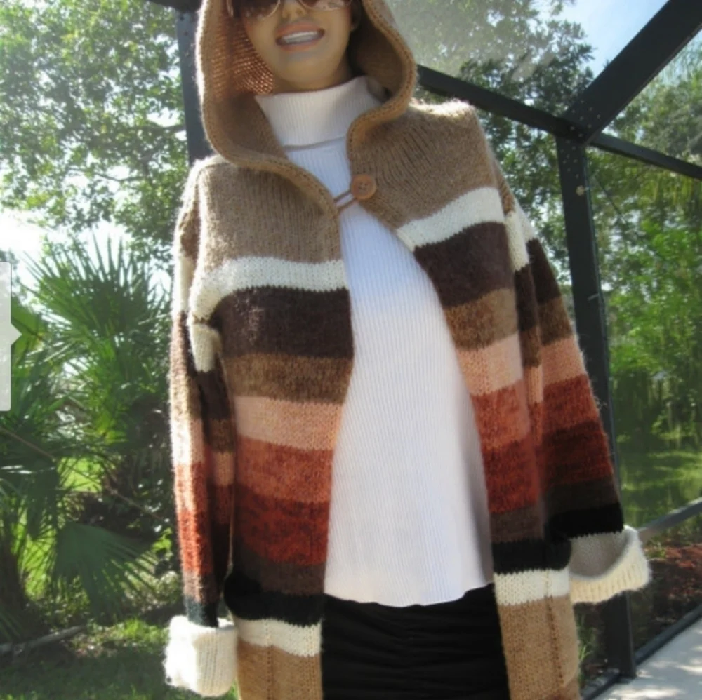 NEW HAND KNIT HOODED SWEATER COAT SIZE MEDIUM - Picture 7 of 9